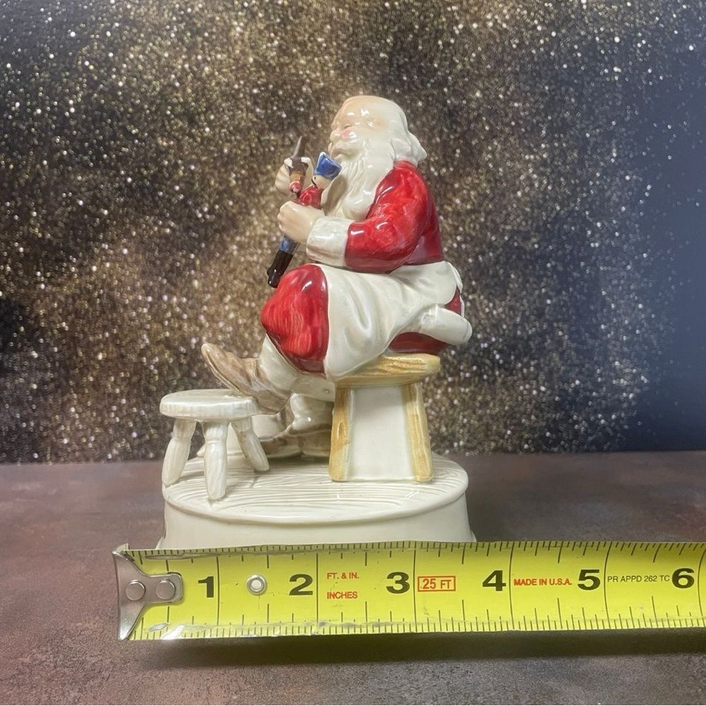 Otagiri “Here Comes Santa Claus” Music Box — READ - Picture 10 of 11